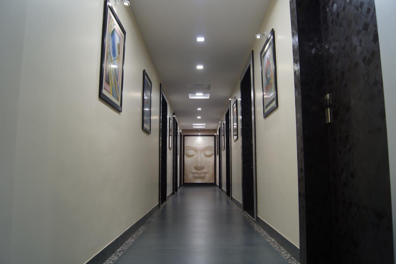 בהוי Hotel Tulsi Residency מראה חיצוני תמונה