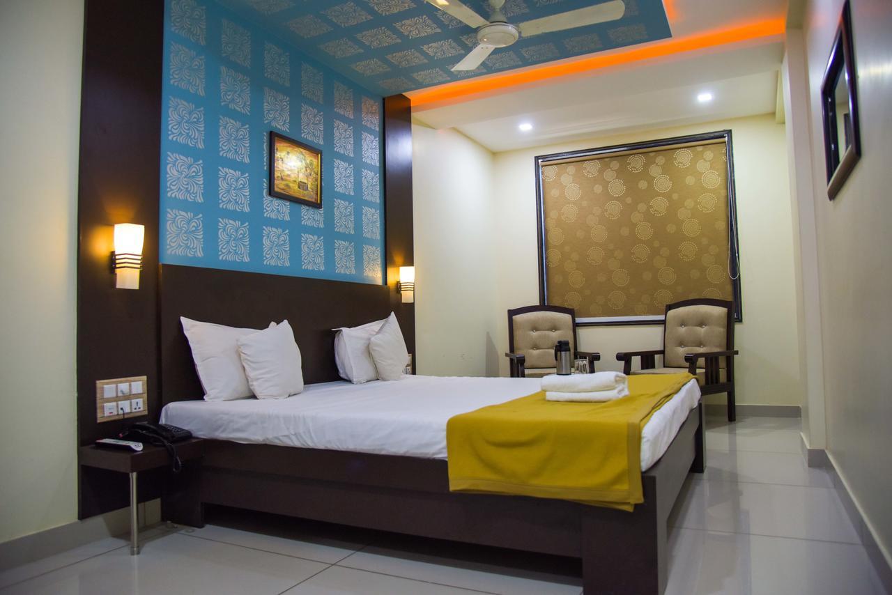 בהוי Hotel Tulsi Residency מראה חיצוני תמונה