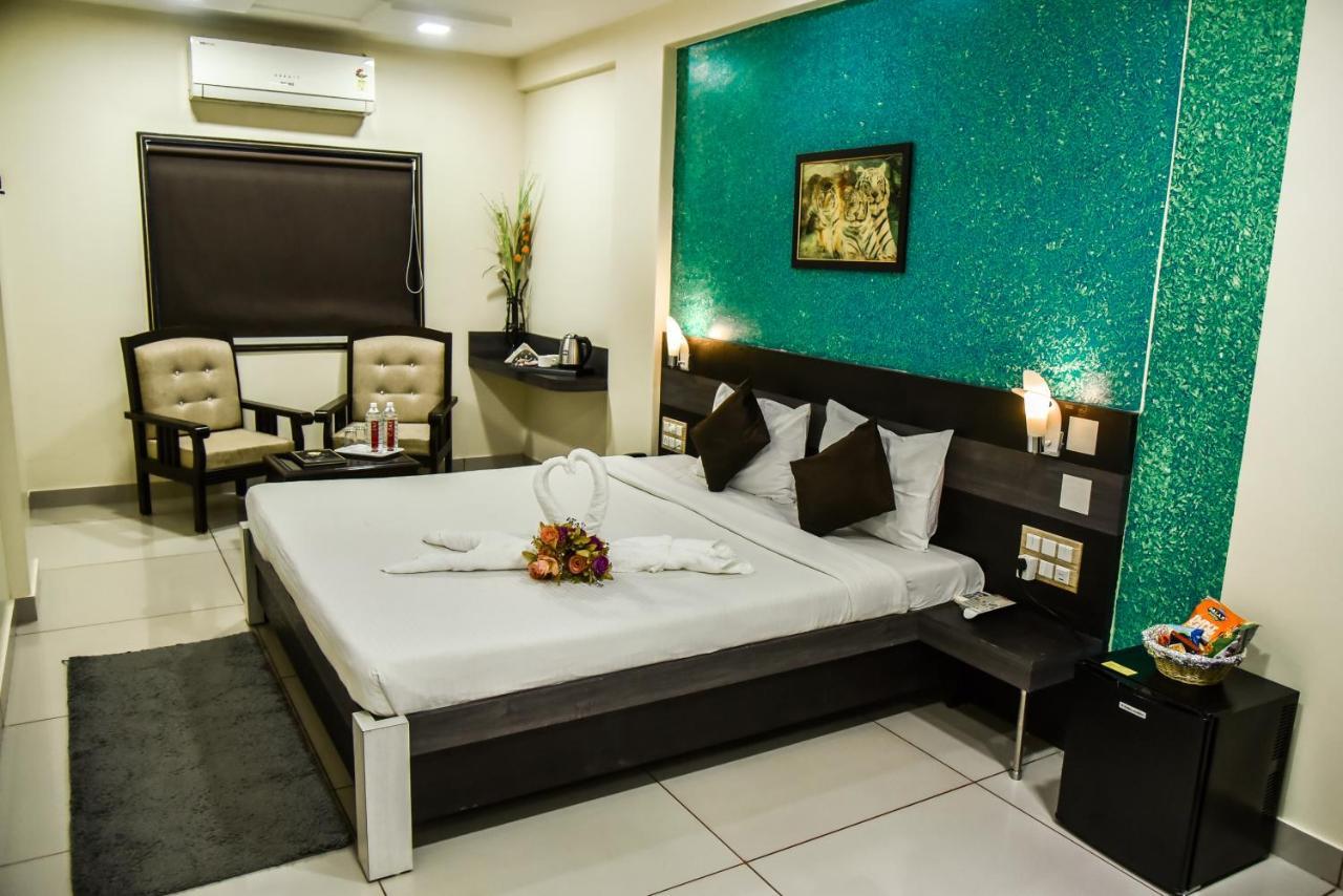 בהוי Hotel Tulsi Residency מראה חיצוני תמונה