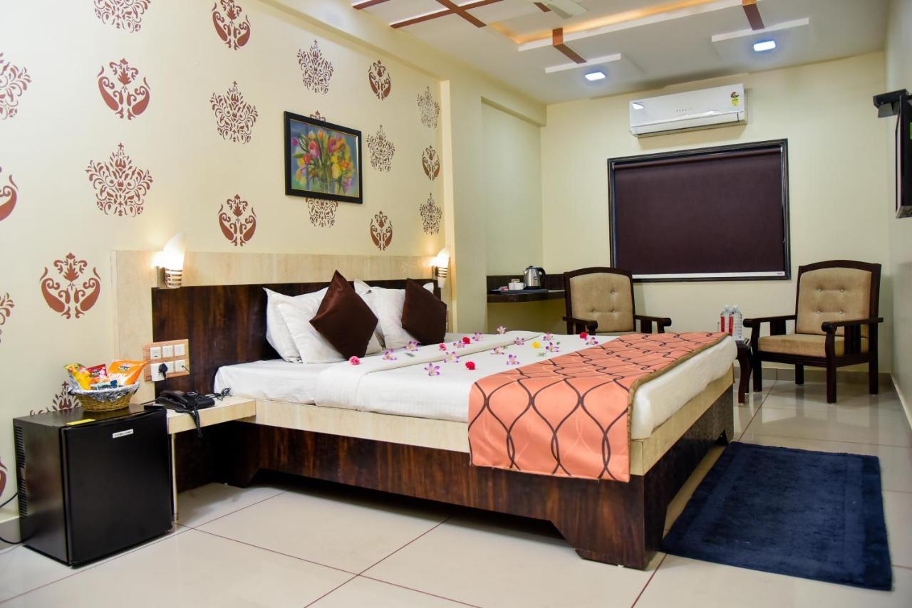 בהוי Hotel Tulsi Residency מראה חיצוני תמונה