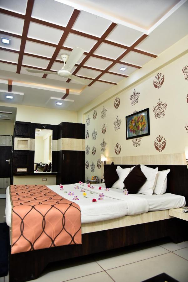בהוי Hotel Tulsi Residency מראה חיצוני תמונה