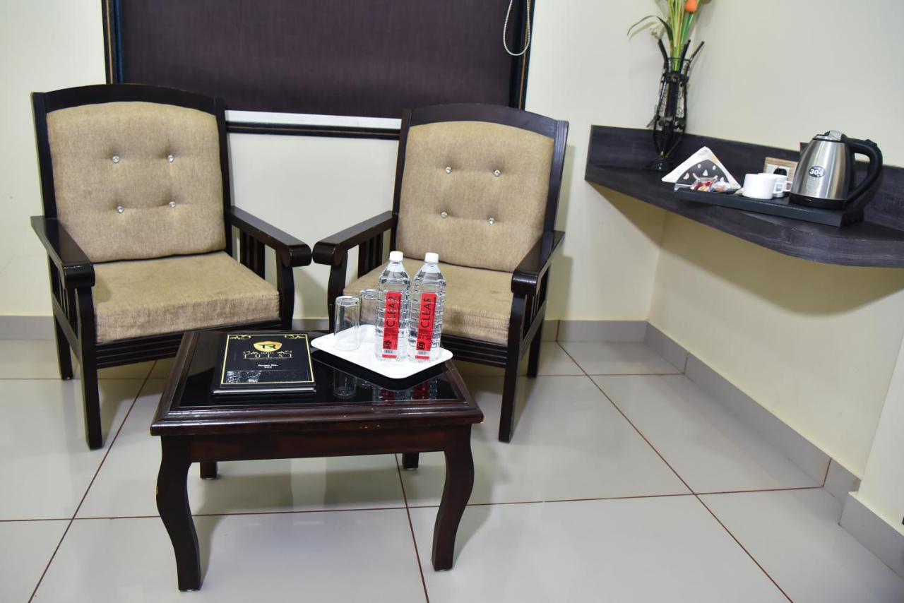 בהוי Hotel Tulsi Residency מראה חיצוני תמונה