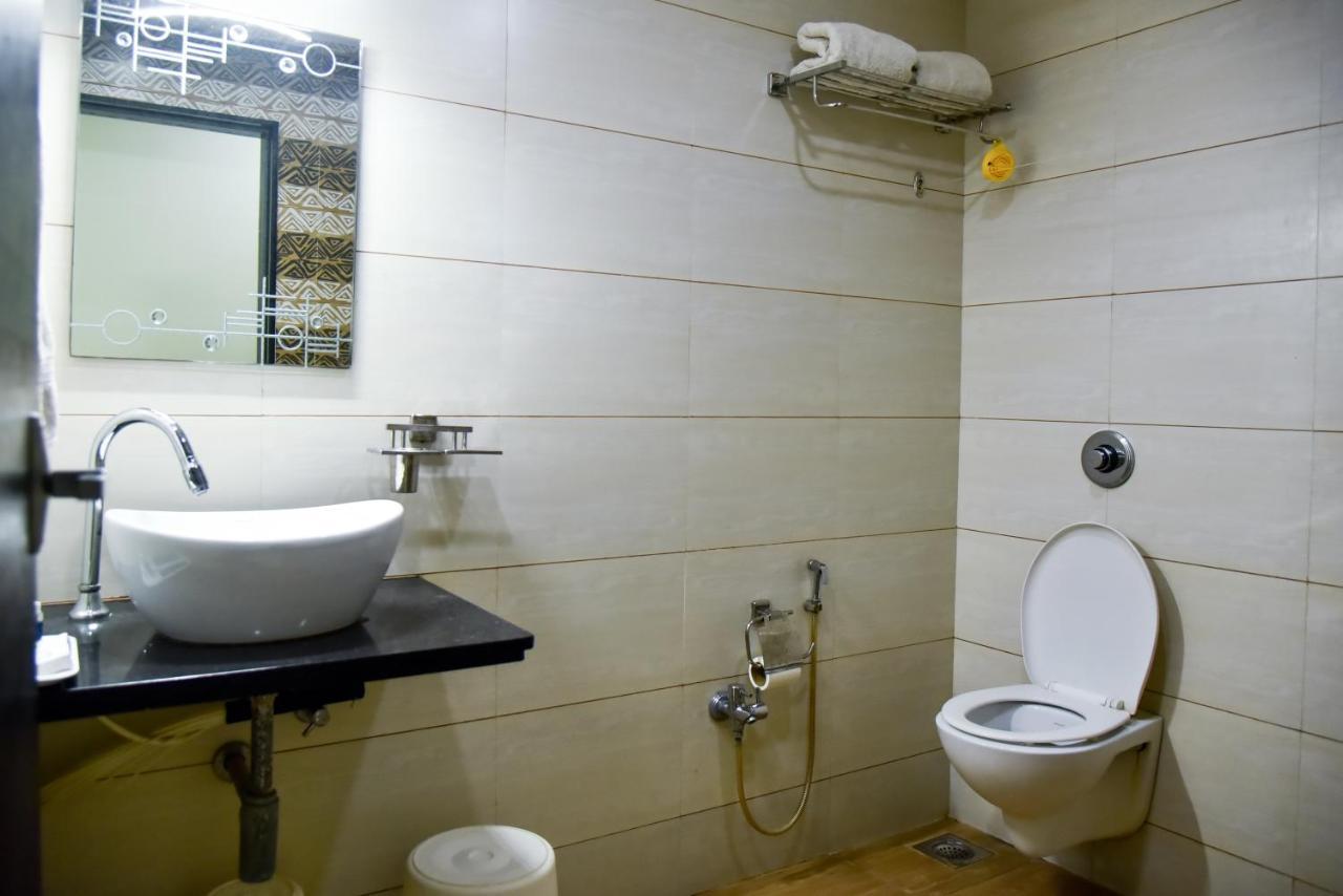 בהוי Hotel Tulsi Residency מראה חיצוני תמונה